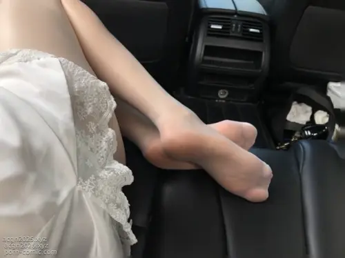 抖娘-利世 - NO.032 丝袜集 _mov-IMG_0394.HEIC.mov