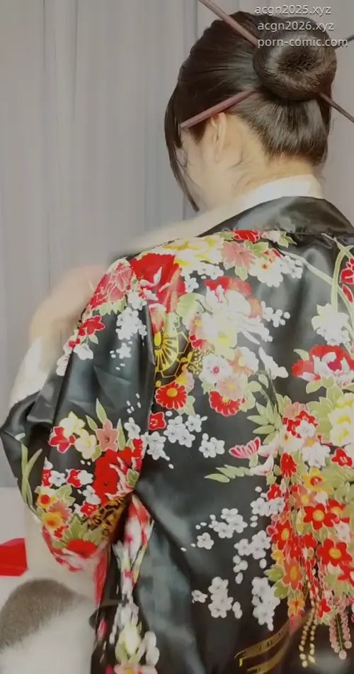 洛璃 LoLiSAMA NO.003 歌舞伎 _视频-01.mp4