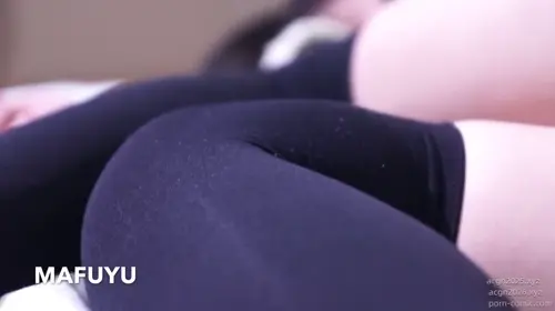 神楽坂真冬 - NO.023 足控丝袜奶茶主题写真_视频-V.mov