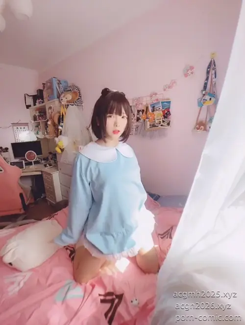 古川 NO.062 淡蓝衣白袜果足 -SP4.MP4