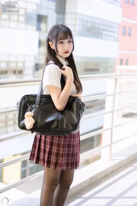 C28.003 超甜的制服学妹 