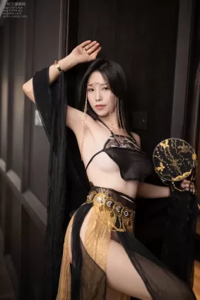 抖娘-利世 – NO.140 黑金西域[81P]