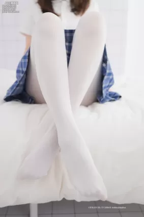 [紧急企划] Q-002​​​​ 纯白诱惑 [48P]