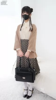 紧急企划 EX-007 见希w 民国制服 白丝 [88P]