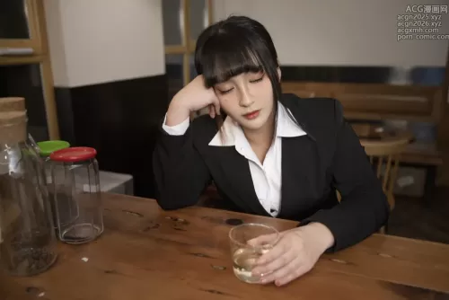 洛璃 LoLiSAMA – NO.038 醉酒OL [104P]