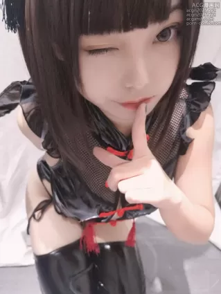 蜜汁猫裘 NO.023 小恶魔自拍 [28P]