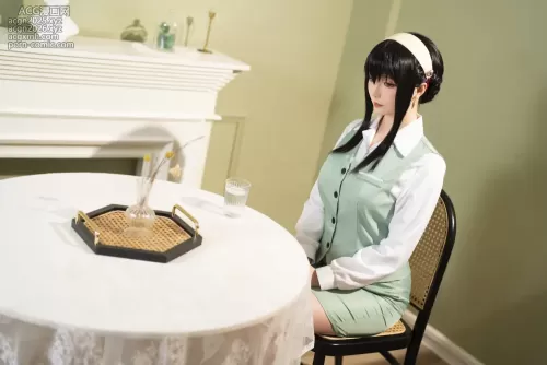 星之迟迟 – NO.160 圣诞节-约尔套组2-人妻OL[71P]