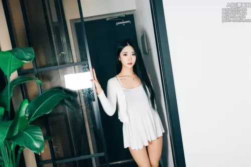 Bomi (보미) – NO.083 [Loozy] Bomi (보미) - You Bomi[112P]