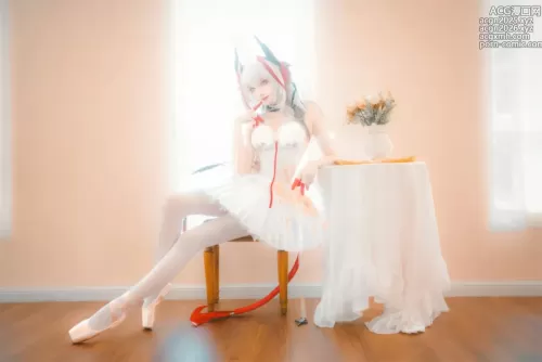 瓜希酱 – NO.093 明日方舟 W芭蕾[15P]