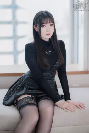 霜月shimo – NO.123 日本饭店黑私服[30P]