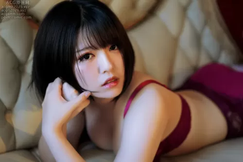 半半子 NO.010 赤红1 [17P]