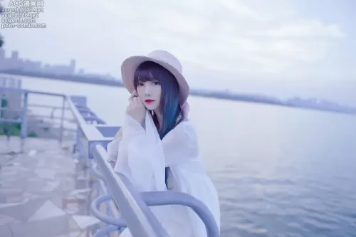 古川 NO.014 东湖烟火 [21P]