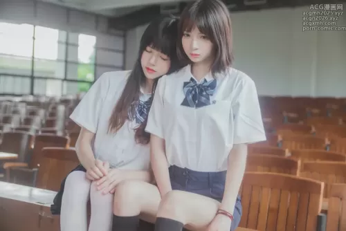 疯猫ss NO.011 &桜桃喵 JK百合1 [43P]